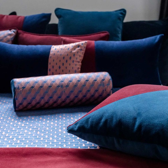 Luxurious cushion rectangular Rullo in multicolor/pattern fabric