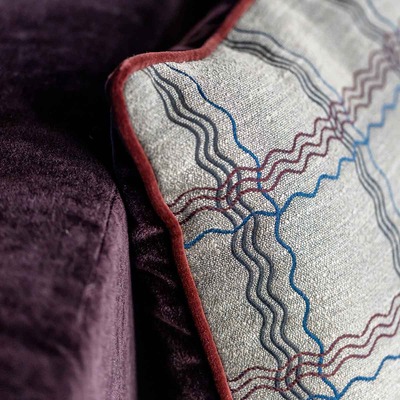 Luxurious cushion square Carrè in geometric fabric