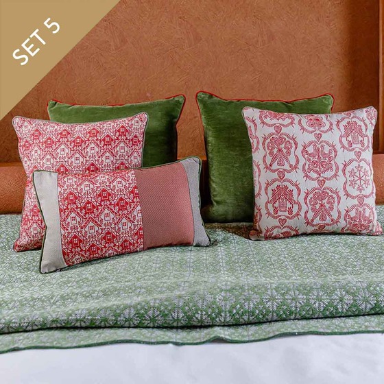 Luxurious Cushions' Set in designer fabric