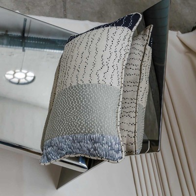 Luxurious cushion rectangular Bandè in false unit fabric