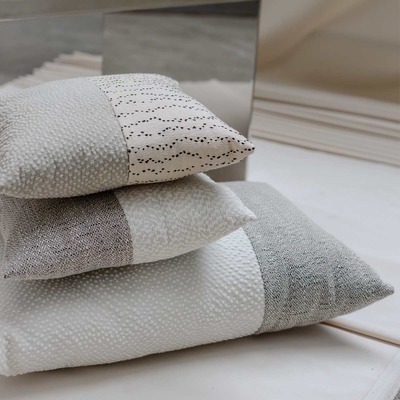 Luxurious cushion rectangular Simple in false unit fabric