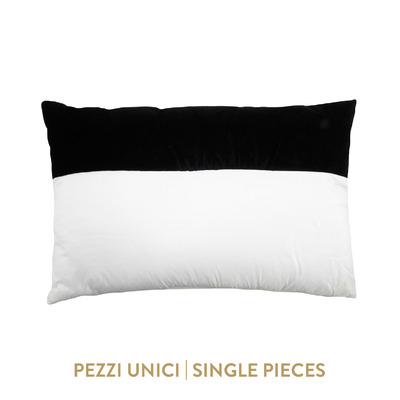 Luxurious rectangular cushion Simple Orizzontal in solid color velvet