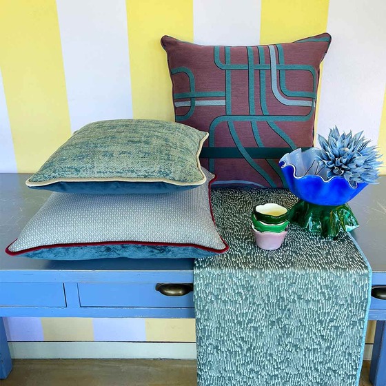 Cuscino d'arredo quadrato Carrè in tessuto falso unito
