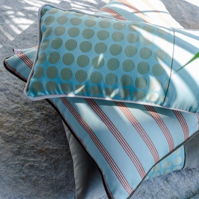 Luxurious cushion rectangular Rare in multicolor/pattern fabric