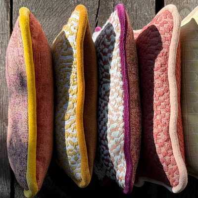 Luxurious cushion square Carrè in false unit fabric