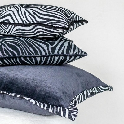 Luxurious cushion rectangular Longue in multicolor/pattern fabric