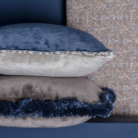 Luxurious cushion square Carrè in multicolor/pattern velvet