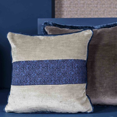 Luxurious cushion square Carrè Three Orizzontal in multicolor/pattern fabric