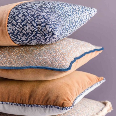 Luxurious cushion square Carrè in solid color velvet
